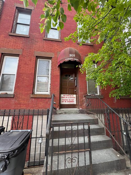 2l-207 15th St, Jersey City, NJ, 07310-1298 | Card Image