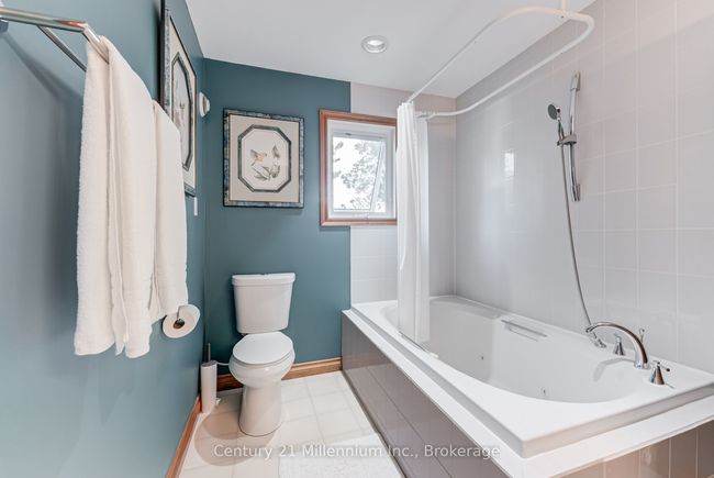 8 Willow Dr, House other with 5 bedrooms, 4 bathrooms and 3 parking in Tiny ON | Image 29