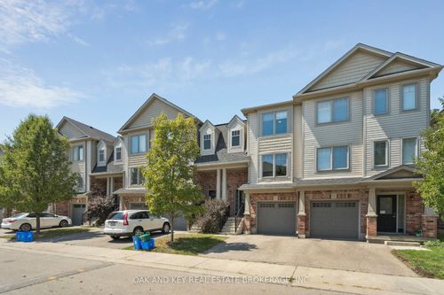 11-750 Lawrence St, Cambridge, ON, N3H0A9 | Card Image