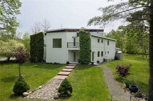 133 King Rd E, Ithaca, NY, 14850-9402 | Card Image