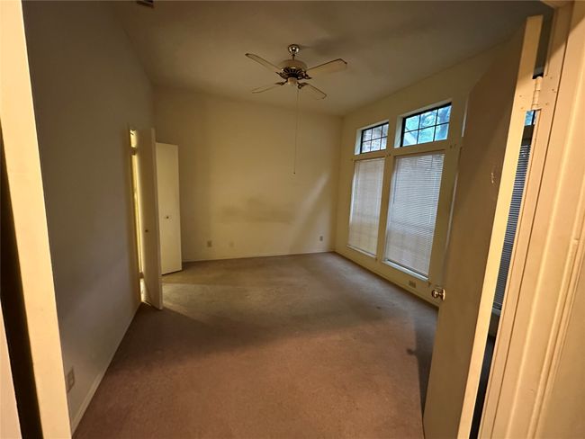 9708 - 9706 Springtree Ln, Home with 4 bedrooms, 4 bathrooms and 4 parking in Dallas TX | Image 14