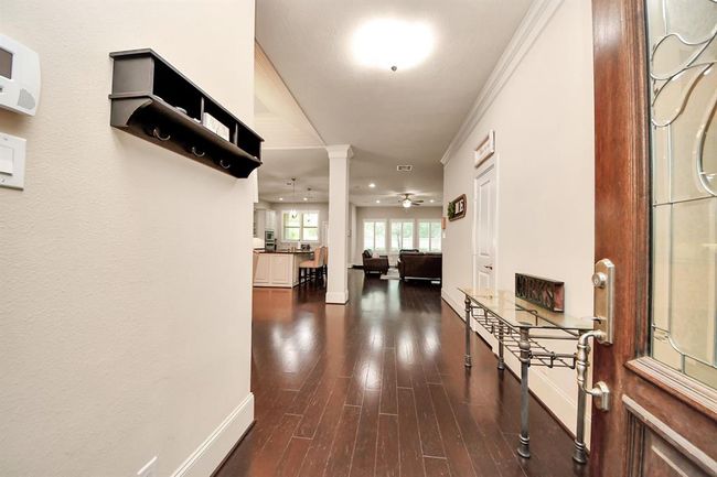 FRONT DOOR ENTRY | Image 9