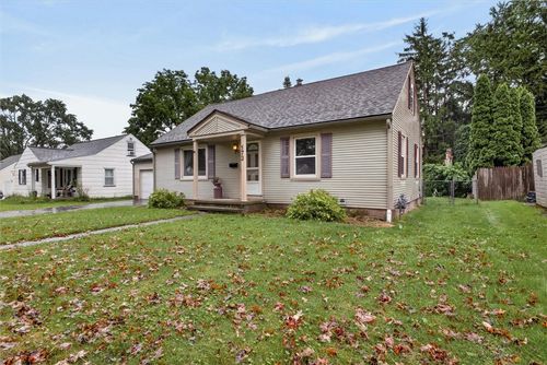 173 Crestwood Blvd, Gates, NY, 14624-1705 | Card Image
