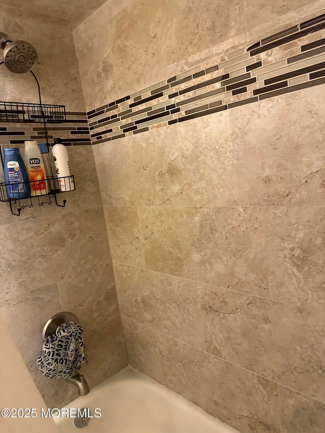 Q - 136 Amberly Dr, Home with 1 bedrooms, 1 bathrooms and null parking in Manalapan NJ | Image 5