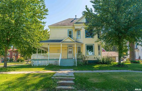 330 Water St, Lincoln, IL, 62656-1666 | Card Image