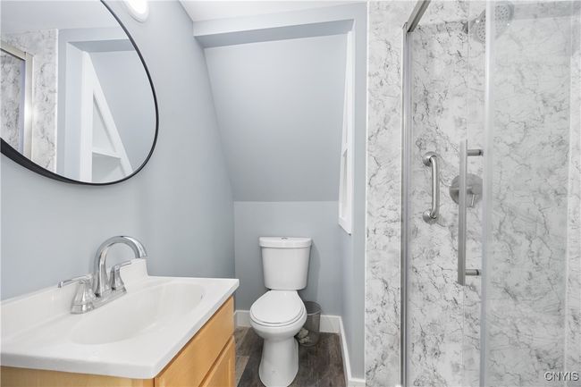 Bathroom Upstairs in Barn | Image 33