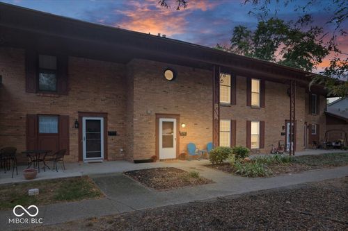 5530 Greenview Dr, Indianapolis, IN, 46220-5741 | Card Image