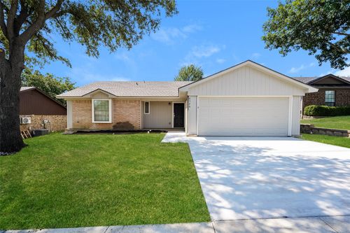 6520 N Park Dr, Watauga, TX, 76148-1503 | Card Image