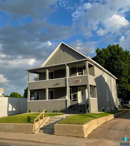 207 W 14th St, Sioux Falls, SD, 57104-6867 | Card Image