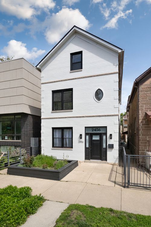 2456 Huron St, Chicago, IL, 60612-1208 | Card Image