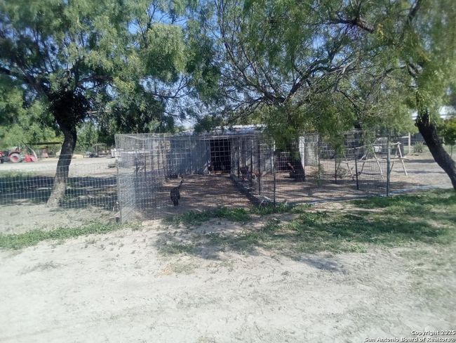 715 Ranch Road 1572, House other with 3 bedrooms, 2 bathrooms and null parking in Spofford TX | Image 4