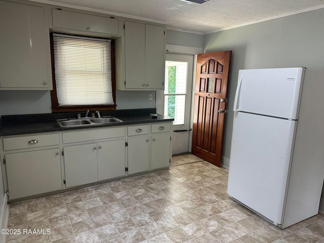 Kitchen | Image 17
