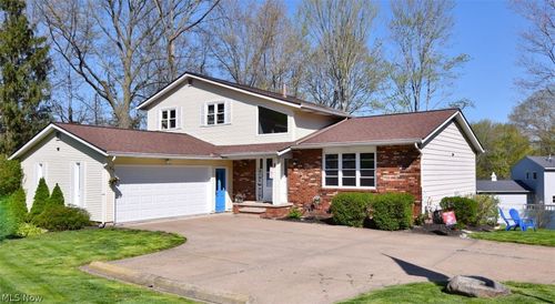 9509 Catalpa Cir, Mentor, OH, 44060-7437 | Card Image