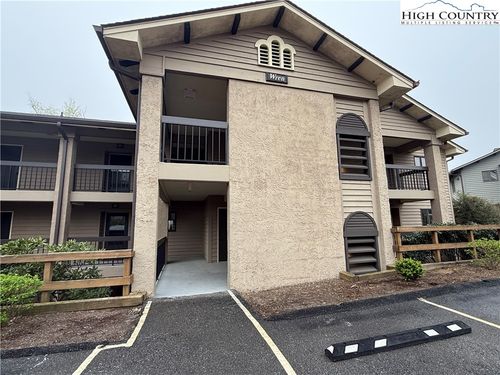 unit-303-908 Chetola Lake Dr, Blowing Rock, NC, 28605-6051 | Card Image