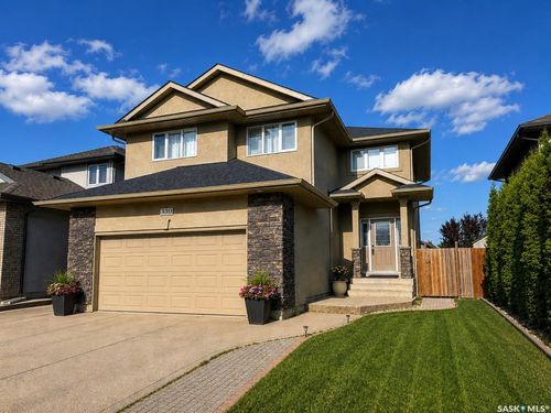 330 Blackstock Cove, House with 5 bedrooms, 4 bathrooms and 4 parking in Saskatoon SK | Card Image