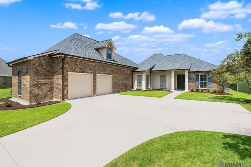 42439 Greens View Dr, Gonzales, LA, 70737-8589 | Card Image