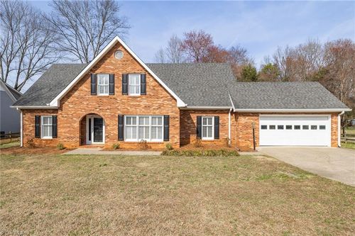 217 Mctavish Ln, Winston Salem, NC, 27103-5990 | Card Image