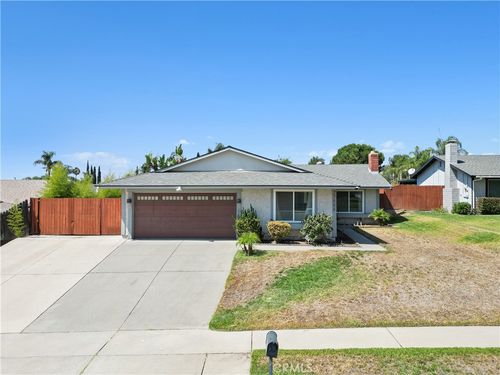 27888 Rainbow Ln, Highland, CA, 92346 | Card Image