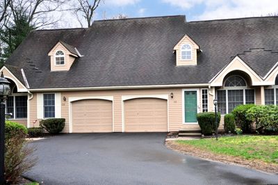 111 - 111 Fox Hollow Drive, Condo with 2 bedrooms, 2 bathrooms and 2 parking in Windsor Locks CT | Image 2