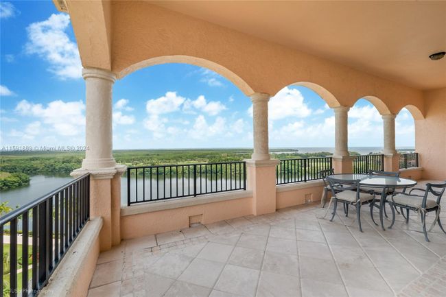 294 - 13635 Deering Bay Dr, Condo with 3 bedrooms, 4 bathrooms and null parking in Coral Gables FL | Image 11