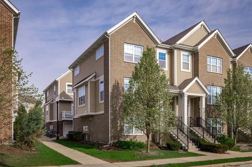 822 Center St, Des Plaines, IL, 60016-6404 | Card Image