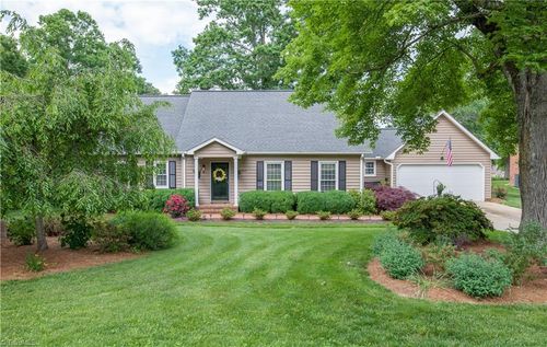 5015 Edinborough Rd, Greensboro, NC, 27406-8326 | Card Image