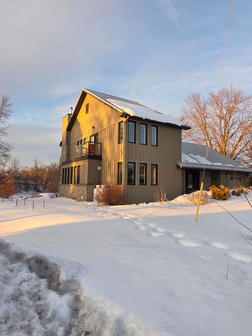 3 Mary St, North Grenville, ON, K0G1B0 | Card Image