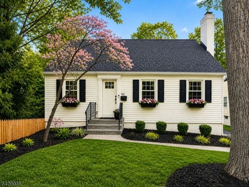 165 Russell Rd, Fanwood, NJ, 07023-1042 | Card Image