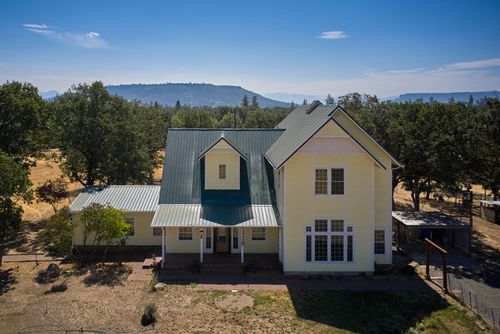 11441 Meadows Rd, White City, OR, 97503-8533 | Card Image