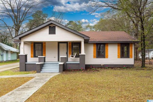 121 W Crest Rd, HUEYTOWN, AL, 35023-1506 | Card Image