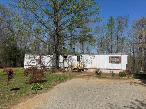 1156 Hg Lewis Rd, Thurmond, NC, 28683-9685 | Card Image