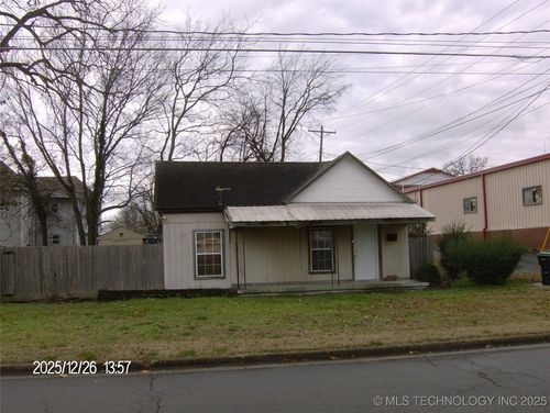 113 W Chickasaw St, Tahlequah, OK, 74464-4407 | Card Image