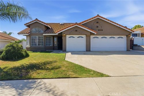16488 Mountain St, Lake Elsinore, CA, 92530-1744 | Card Image