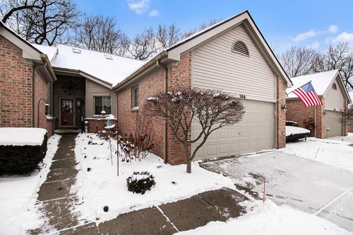 306 Pineknoll Ct, Brighton, MI, 48116-2439 | Card Image