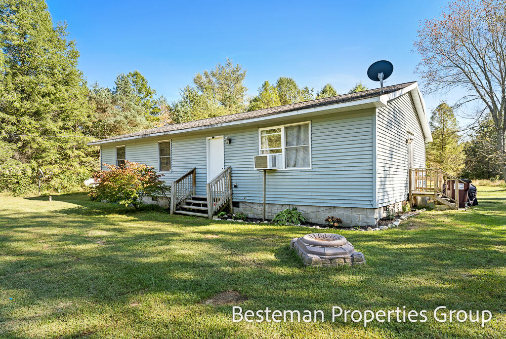 Yale Rd, Rothbury, MI 49452