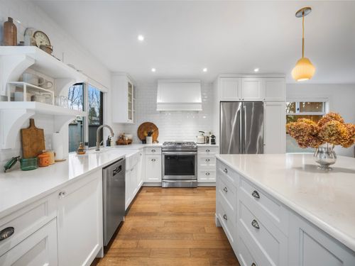 3558 Everglade Pl, North Vancouver, BC, V7N3T9 | Card Image