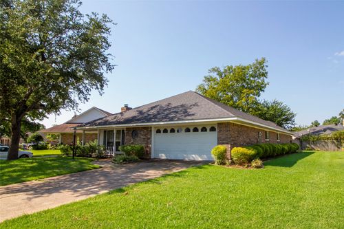 408 Maple Ridge Dr, Bossier City, LA, 71111-2256 | Card Image