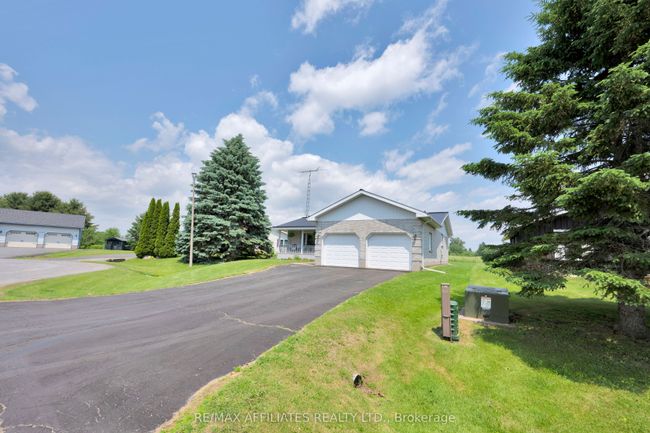 5210 Meadowland Dr, House other with 3 bedrooms, 3 bathrooms and 6 parking in Cardinal ON | Image 4