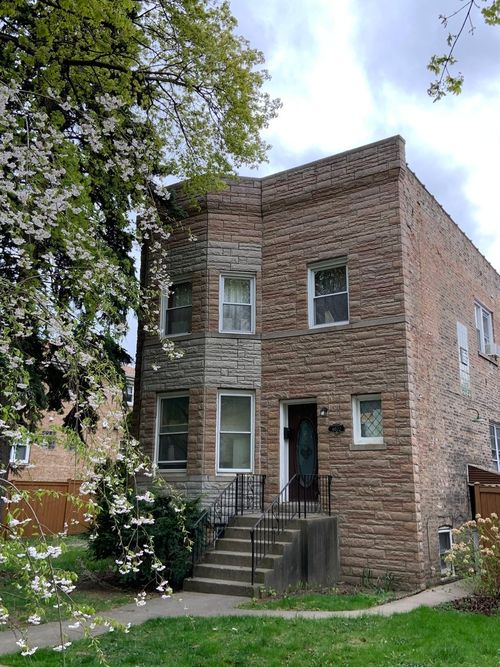2r-4022 N Avers Ave, Chicago, IL, 60618-1927 | Card Image