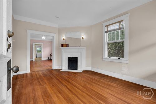 805 Seiler Ave, Savannah, GA, 31401-9235 | Card Image
