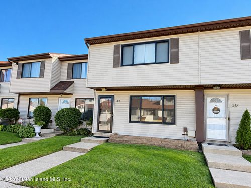 32 Raily Court, Staten Island, NY, 10312 | Card Image