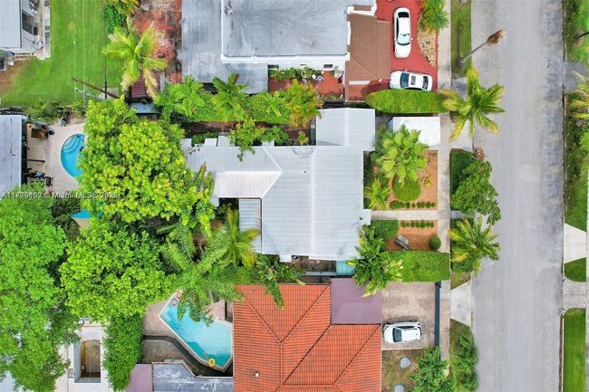 2462 Sw 22 Nd Ter, House other with 3 bedrooms, 2 bathrooms and null parking in Miami FL | Image 38