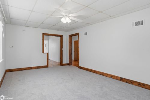 1227 N 6th St, Burlington, IA, 52601-4702 | Card Image
