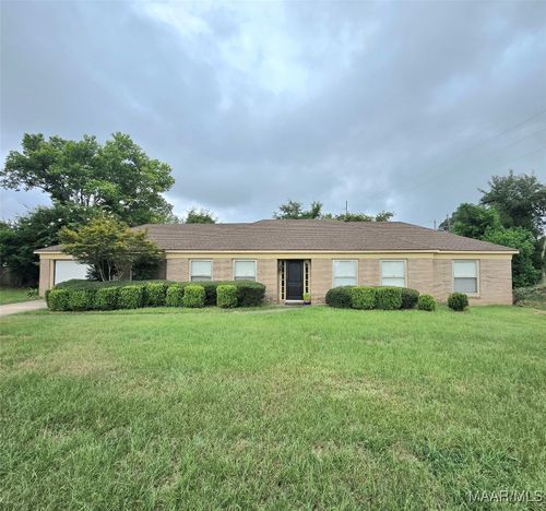 102 Pinehaardt Dr, Selma, AL, 36701-7261 | Card Image