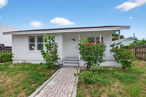 218 S C St, Lake Worth Beach, FL, 33460-4043 | Card Image