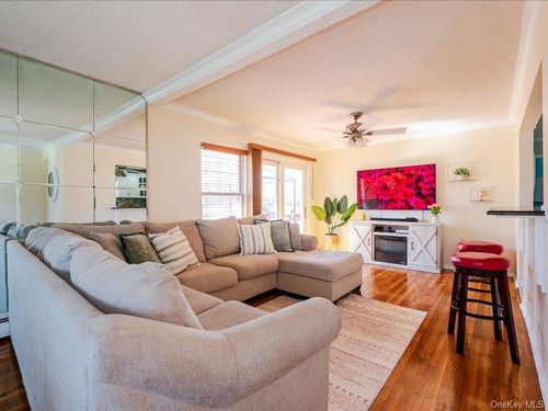 472 Kirkman Ave, Elmont, NY, 11003-3700 | Card Image