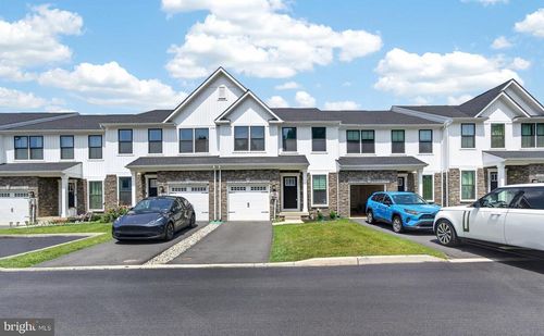 1047 Watson Ct, Fogelsville, PA, 18051-7721 | Card Image