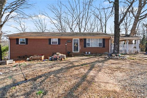 508 Pineywood Rd, Thomasville, NC, 27360-2749 | Card Image
