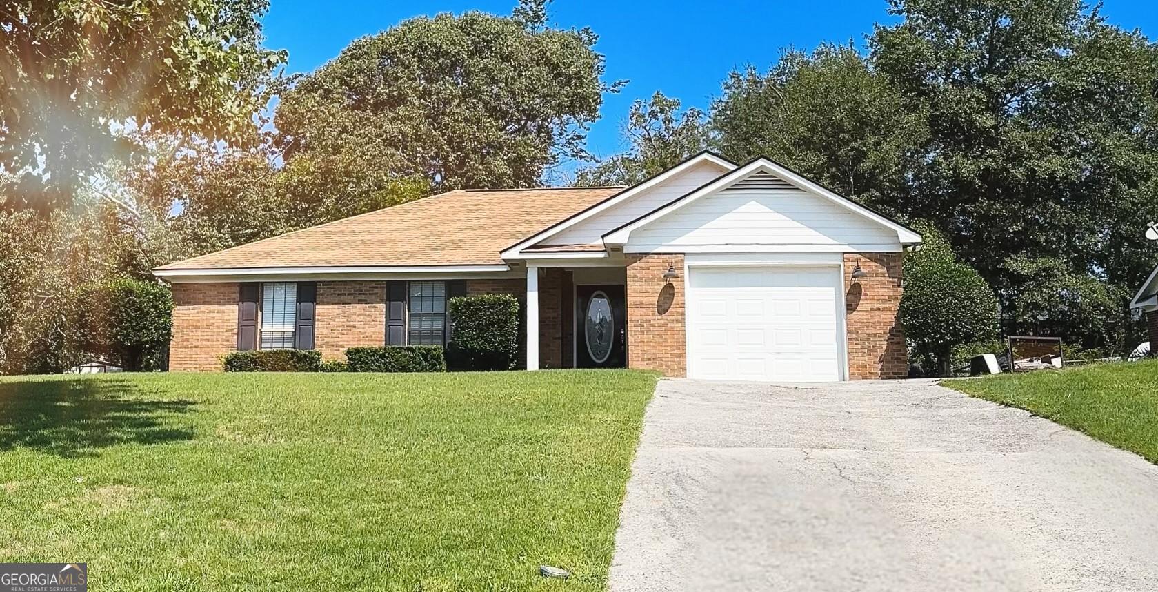Crest Dr, Hephzibah, GA 30815
