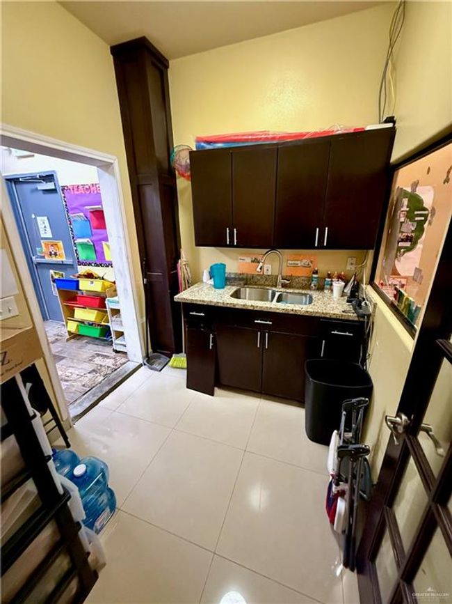 425 W Expressway 83, Home with 0 bedrooms, 0 bathrooms and 24 parking in Sullivan City TX | Image 12
